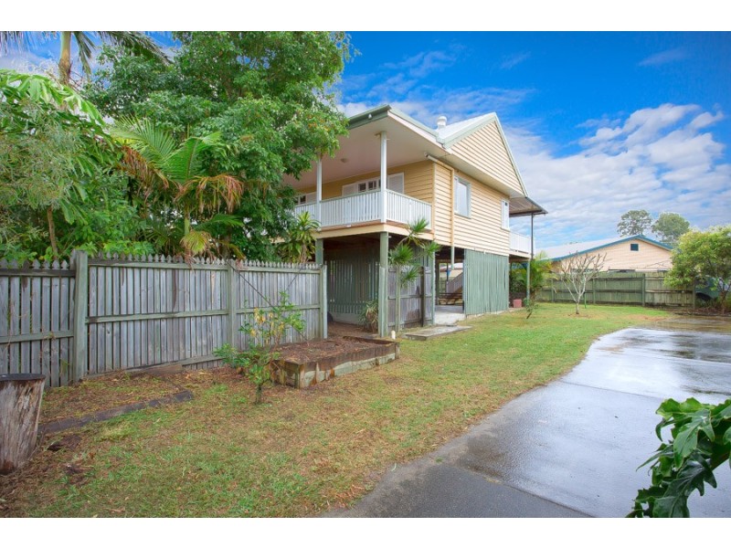 13 Dwyer St, Beachmere QLD 4510