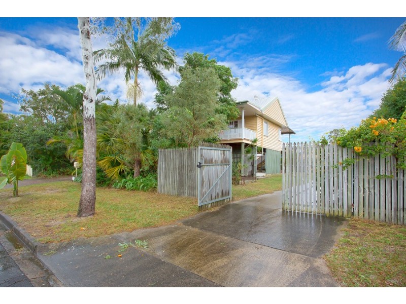 13 Dwyer St, Beachmere QLD 4510