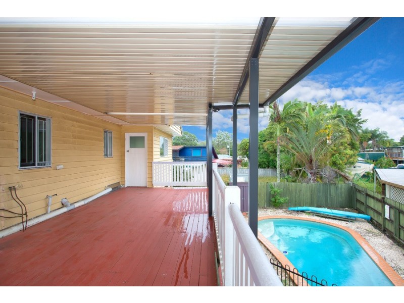 13 Dwyer St, Beachmere QLD 4510