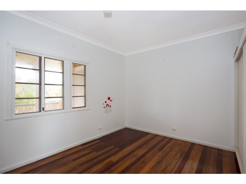 13 Dwyer St, Beachmere QLD 4510