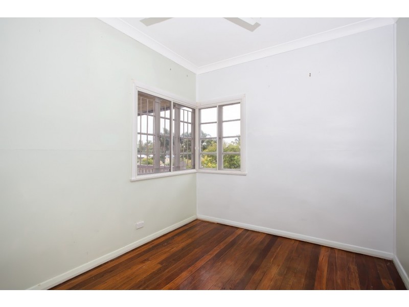 13 Dwyer St, Beachmere QLD 4510