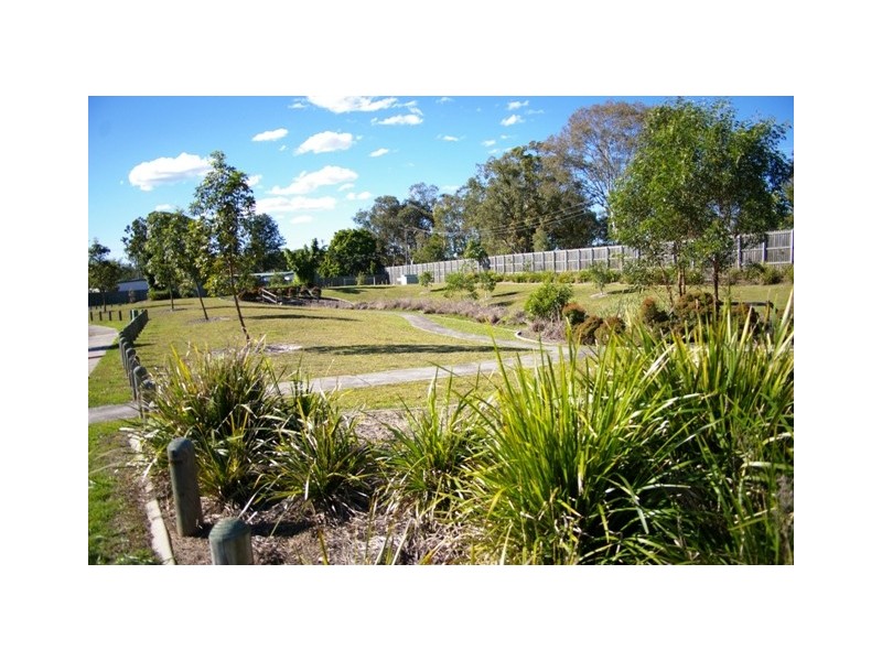 32 Hipwood St, Morayfield QLD 4506