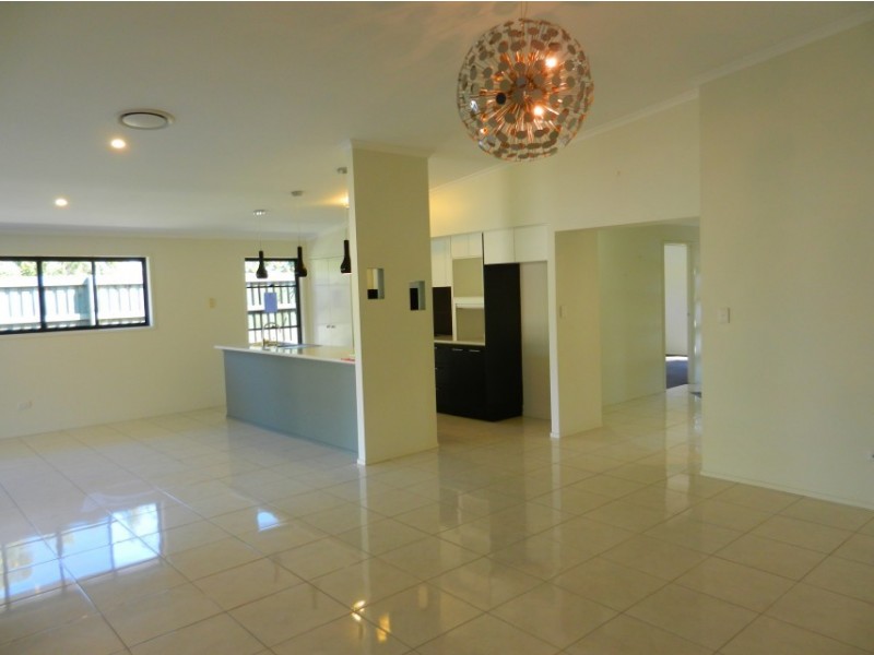 2 Shanti Lane, Morayfield QLD 4506