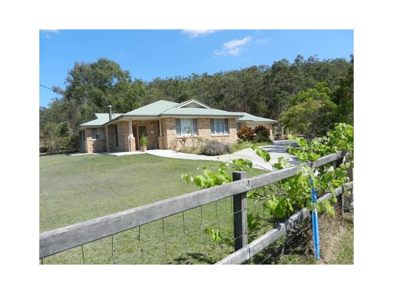 106 Wattlebird Dr, Elimbah QLD 4516