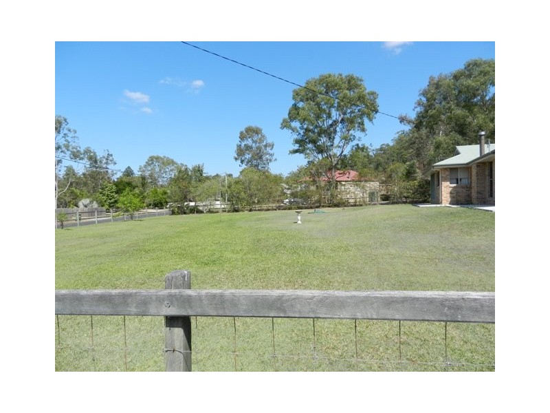 106 Wattlebird Dr, Elimbah QLD 4516