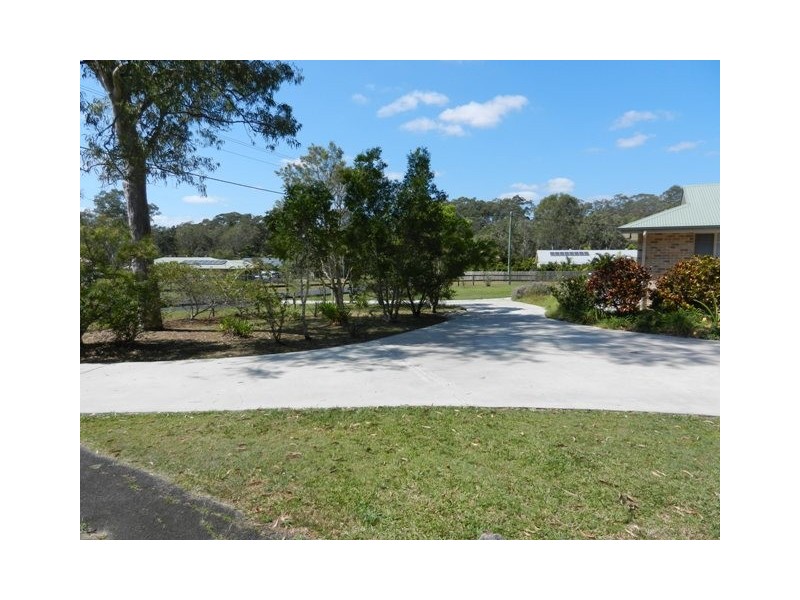 106 Wattlebird Dr, Elimbah QLD 4516