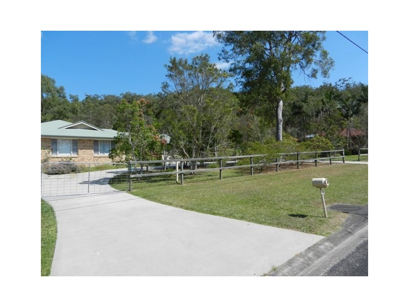 106 Wattlebird Dr, Elimbah QLD 4516