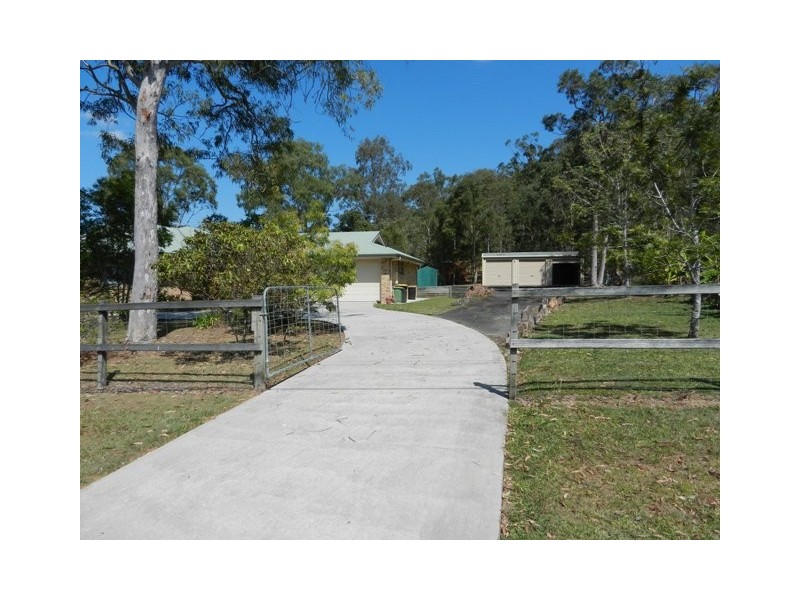 106 Wattlebird Dr, Elimbah QLD 4516