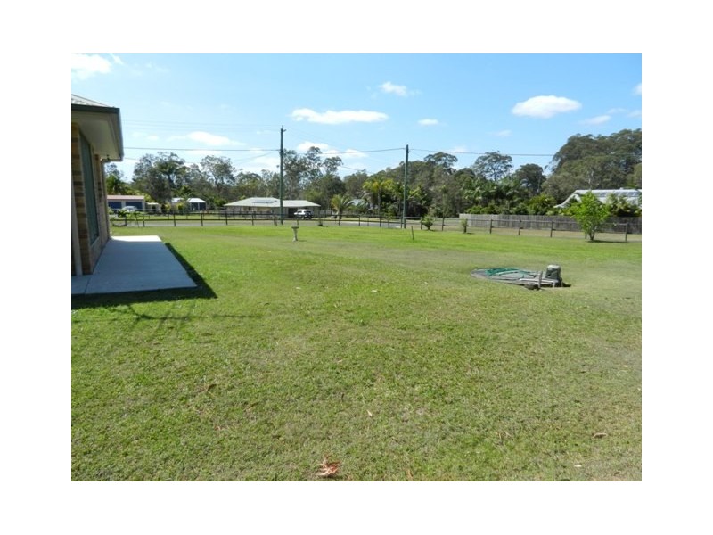 106 Wattlebird Dr, Elimbah QLD 4516