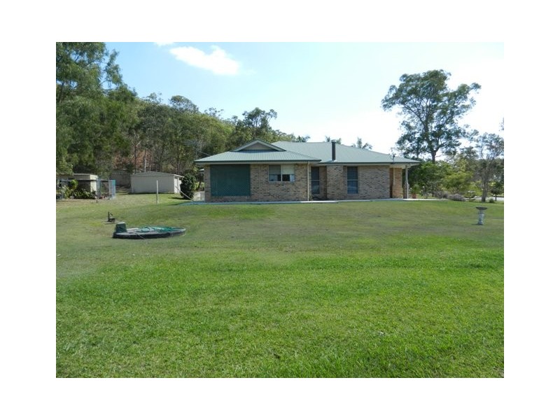 106 Wattlebird Dr, Elimbah QLD 4516