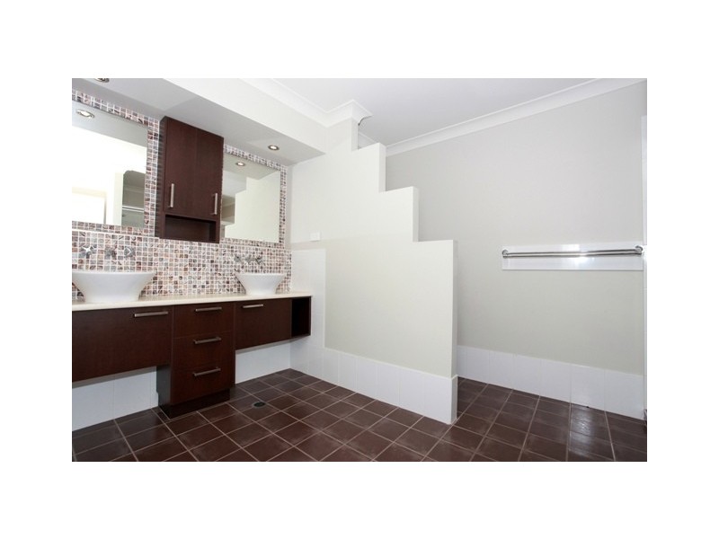 6 Sellens Ct, Ningi QLD 4511