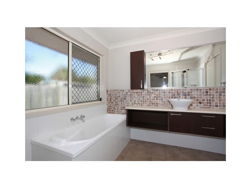 6 Sellens Ct, Ningi QLD 4511