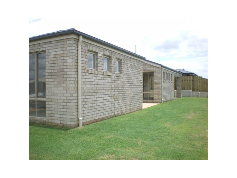 2 Hollywood Ave, Bellmere QLD 4510