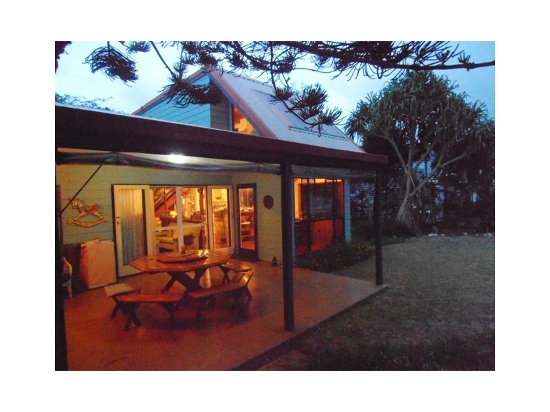 81 Bishop Rd, Beachmere QLD 4510