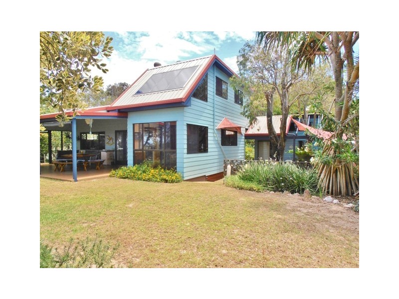 81 Bishop Rd, Beachmere QLD 4510