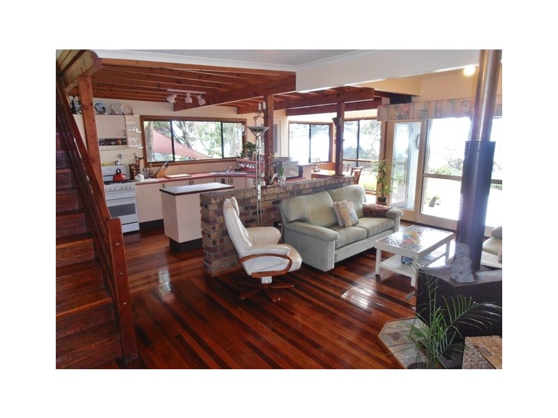 81 Bishop Rd, Beachmere QLD 4510