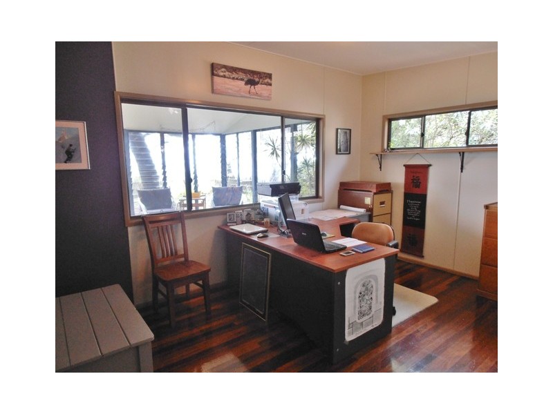 81 Bishop Rd, Beachmere QLD 4510