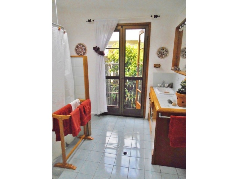 81 Bishop Rd, Beachmere QLD 4510