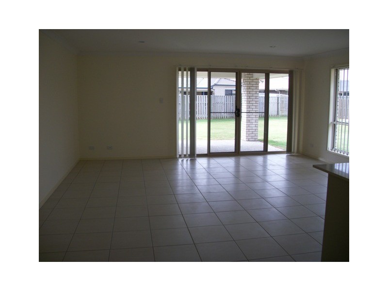 18 Dear Pl, Bellmere QLD 4510
