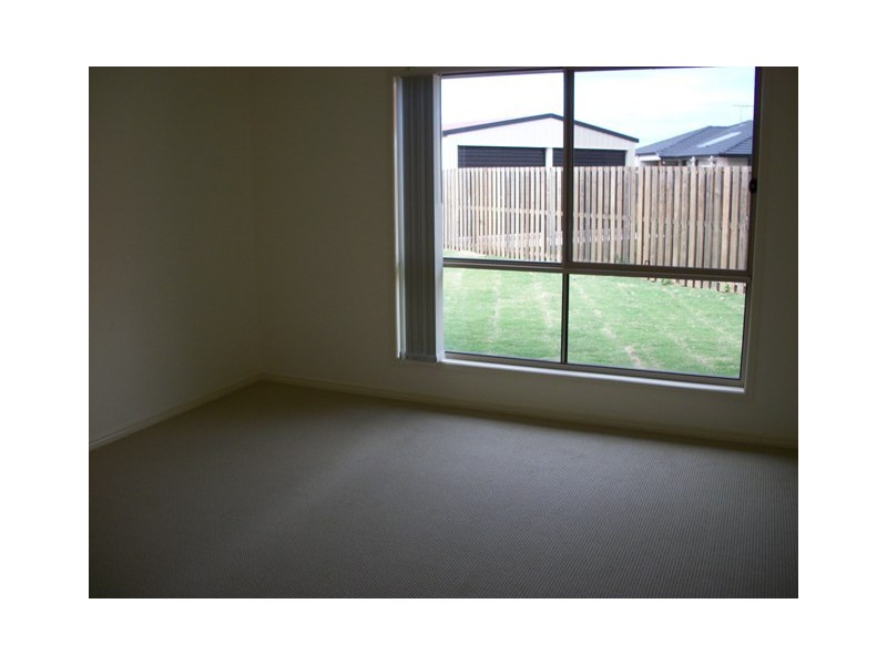 18 Dear Pl, Bellmere QLD 4510