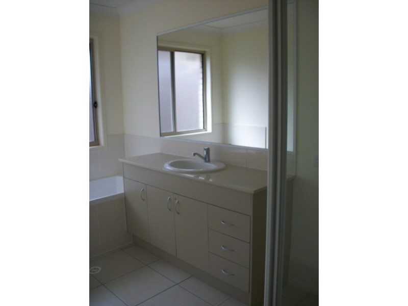 18 Dear Pl, Bellmere QLD 4510