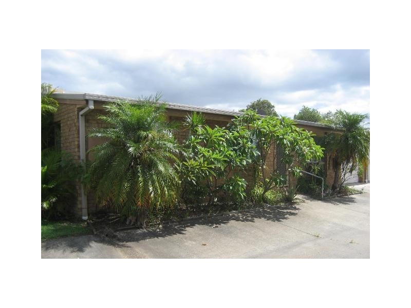 Unit 1/11 Honeysuckle St, Caboolture QLD 4510