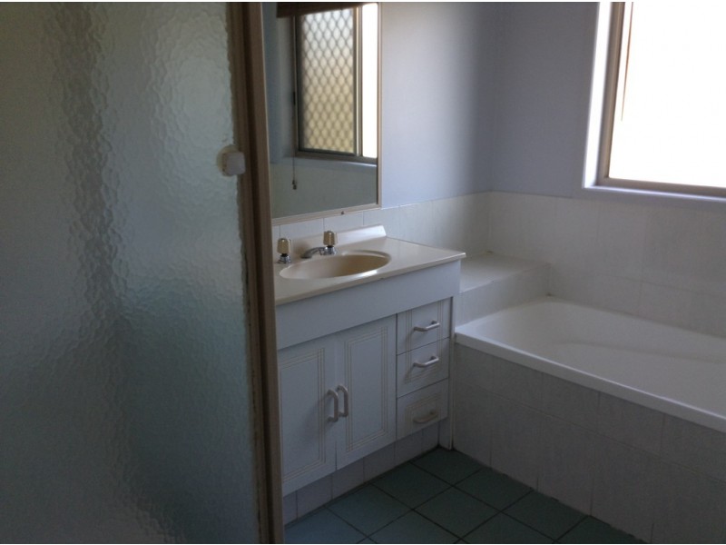 4 Teak Court, Morayfield QLD 4506