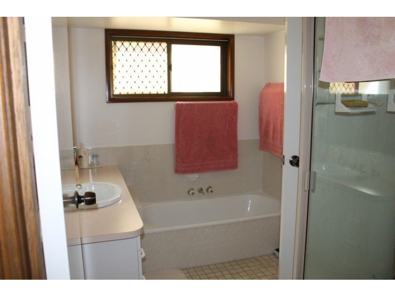 8 Cheshire Street, Kippa-ring QLD 4021