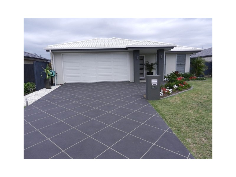 105 Summerfields Drive, Caboolture QLD 4510