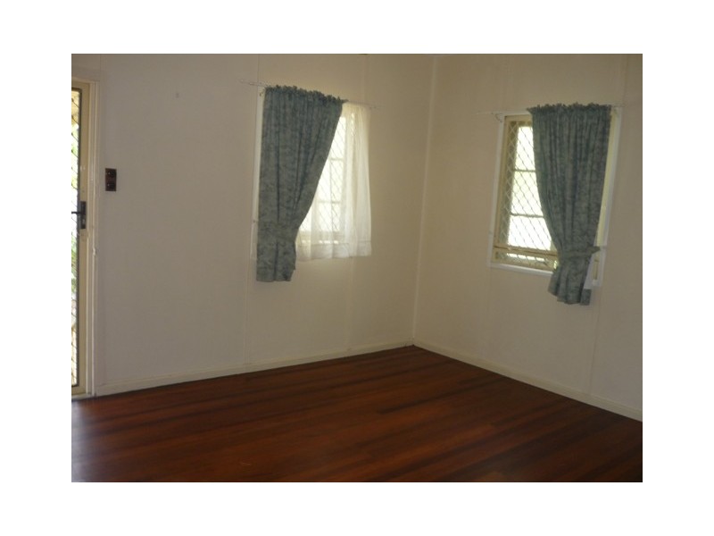 42 George St, Caboolture QLD 4510