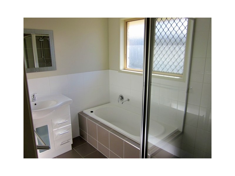 2/21 Seeney St, Caboolture QLD 4510