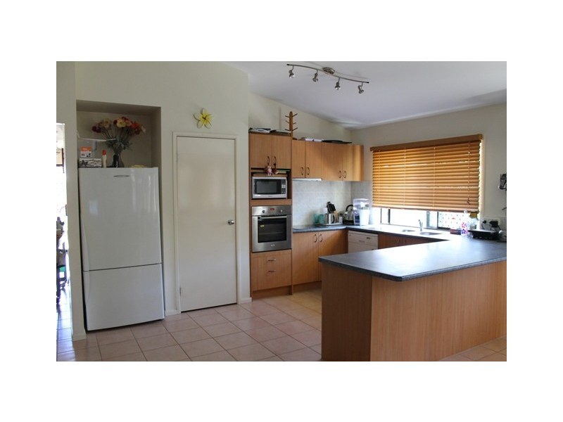 34 Gretel Dr, Beachmere QLD 4510