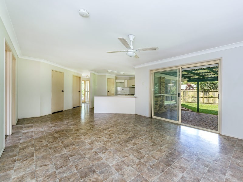 12 Hilldale Crescent, Morayfield QLD 4506