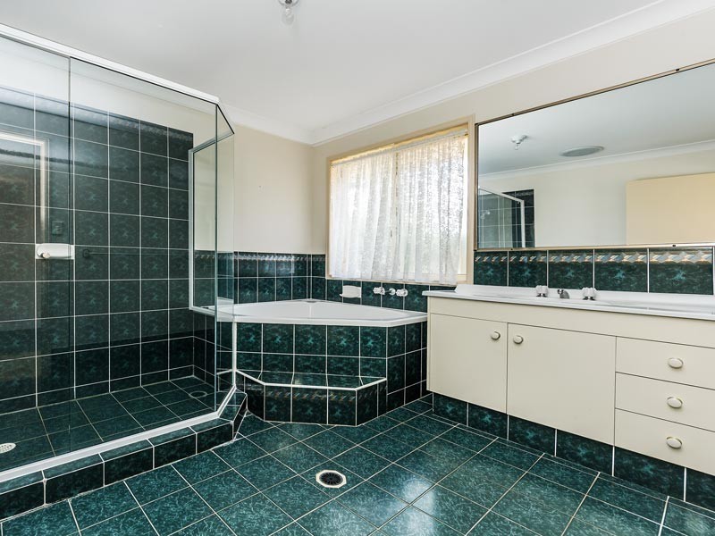 12 Hilldale Crescent, Morayfield QLD 4506
