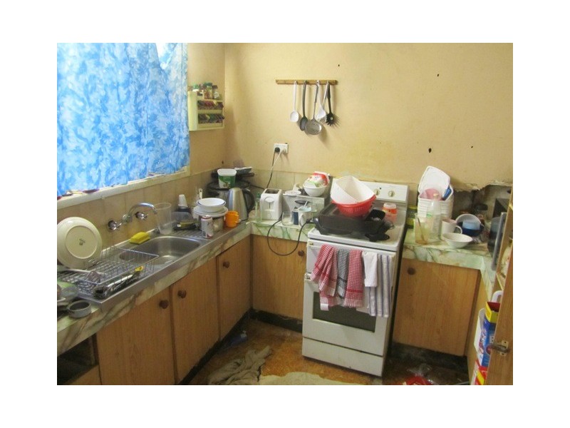5 Kirkcaldy St, Morayfield QLD 4506