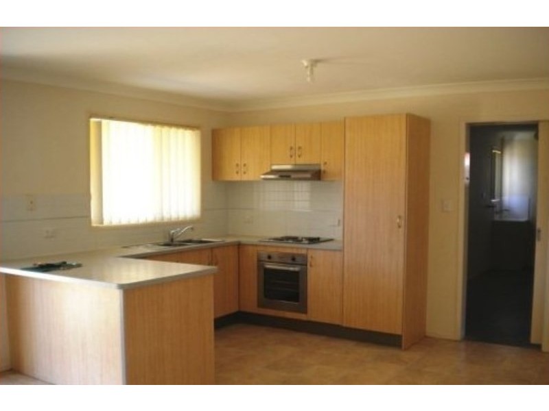 4 Silkwood Rd, Morayfield QLD 4506