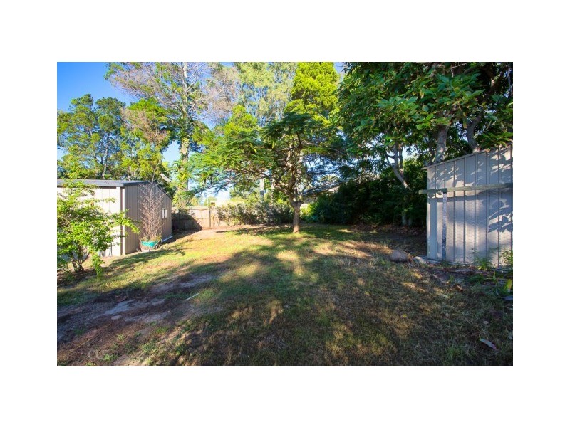 4 Moreton Tce, Beachmere QLD 4510