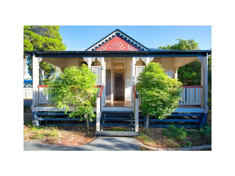 4 Moreton Tce, Beachmere QLD 4510