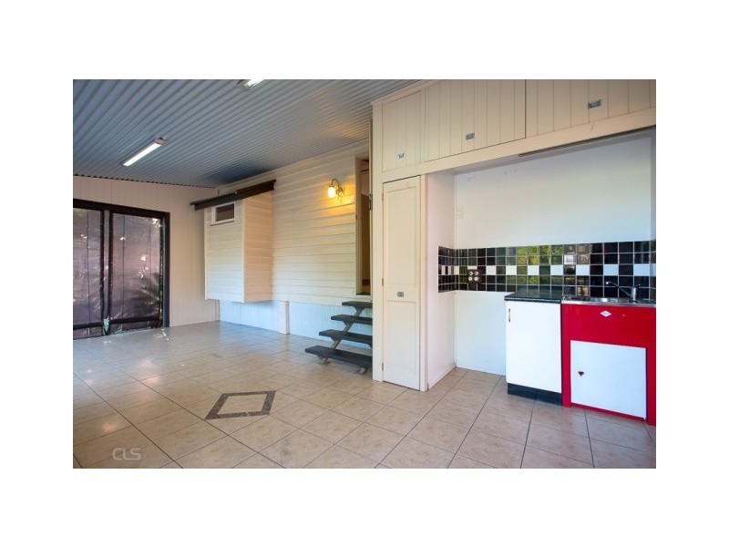 4 Moreton Tce, Beachmere QLD 4510