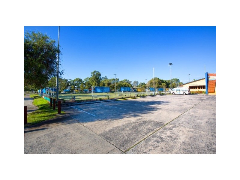 4 Moreton Tce, Beachmere QLD 4510