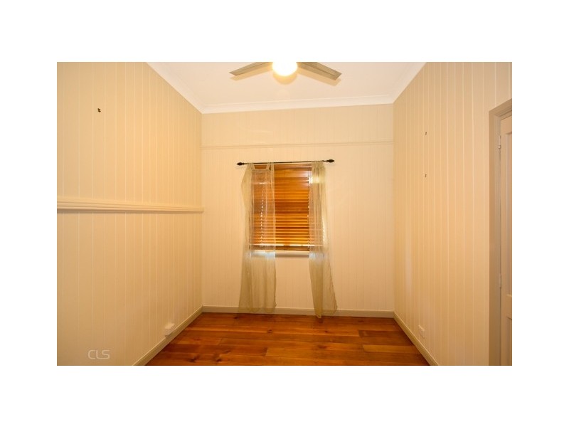 4 Moreton Tce, Beachmere QLD 4510