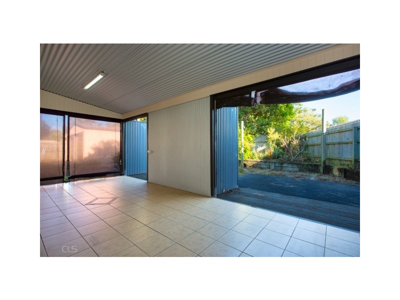 4 Moreton Tce, Beachmere QLD 4510