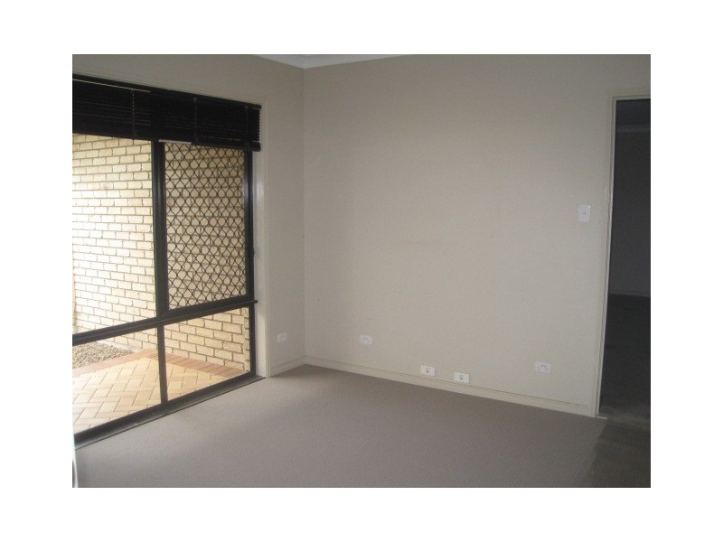 42 Peters Dr, Caboolture QLD 4510