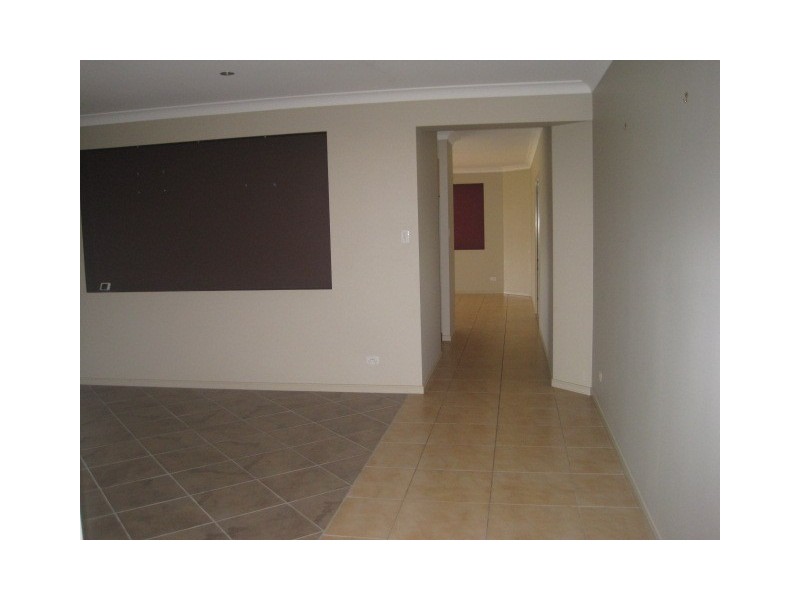 42 Peters Dr, Caboolture QLD 4510