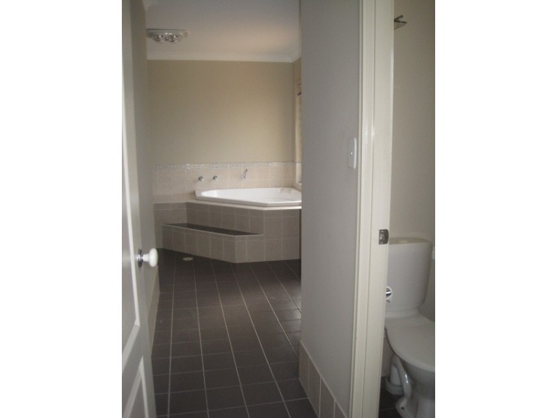 42 Peters Dr, Caboolture QLD 4510