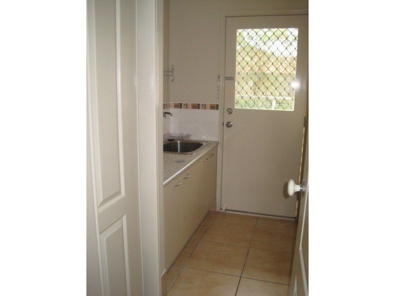 42 Peters Dr, Caboolture QLD 4510