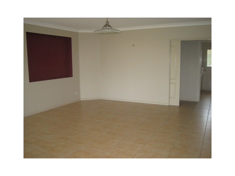 42 Peters Dr, Caboolture QLD 4510