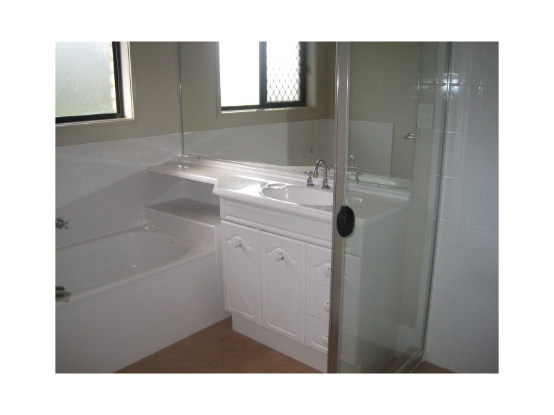 42 Peters Dr, Caboolture QLD 4510