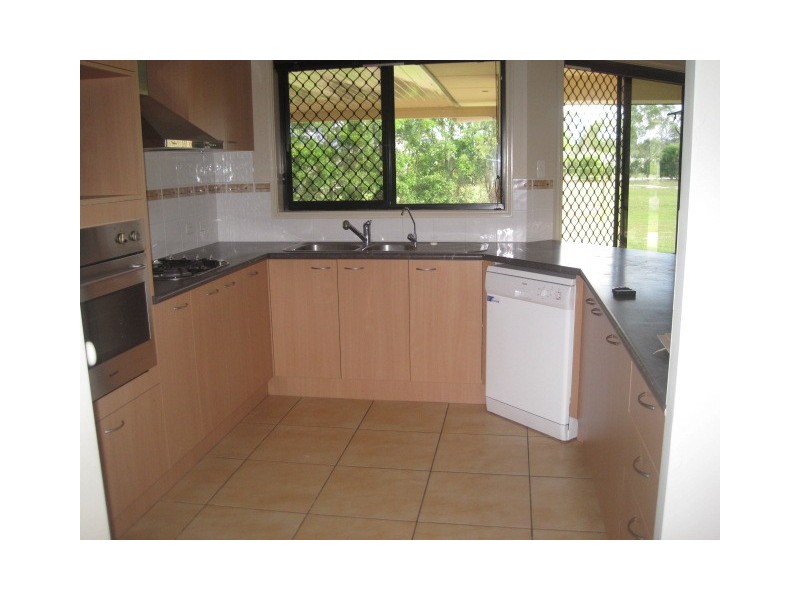 42 Peters Dr, Caboolture QLD 4510