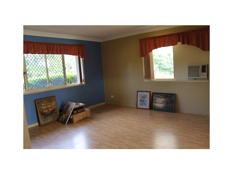 242 Nairn Rd, Morayfield QLD 4506